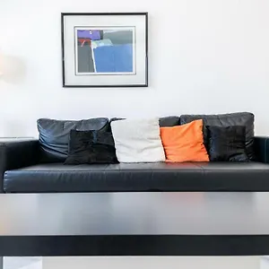 Apartament Lovely With River Views And Parking, Malaga